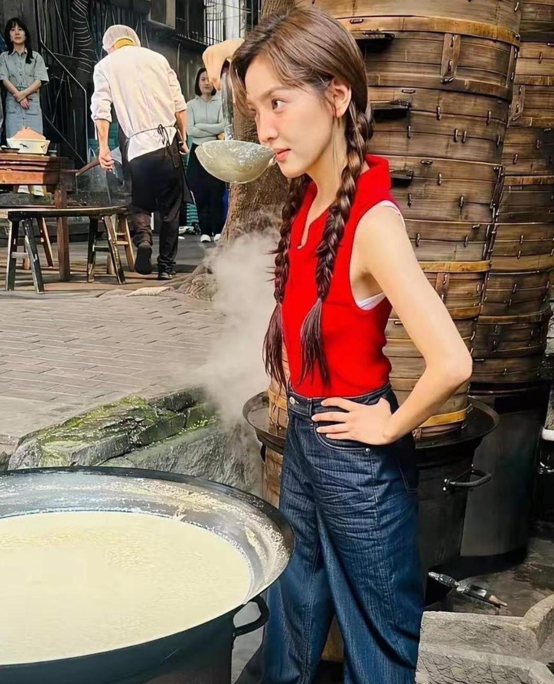 私下里的章若楠真是和精修图天壤地别 ​​​