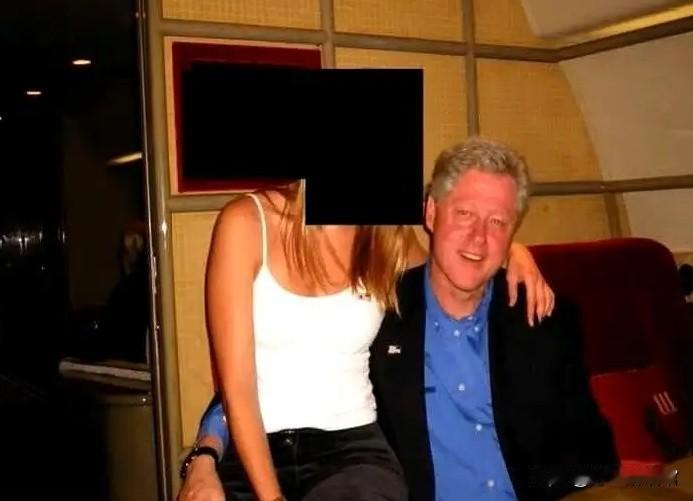 爱泼斯坦案文件恢复 特朗普出镜两次 爱泼斯坦案文件这事儿真是越看越有戏。美国司法