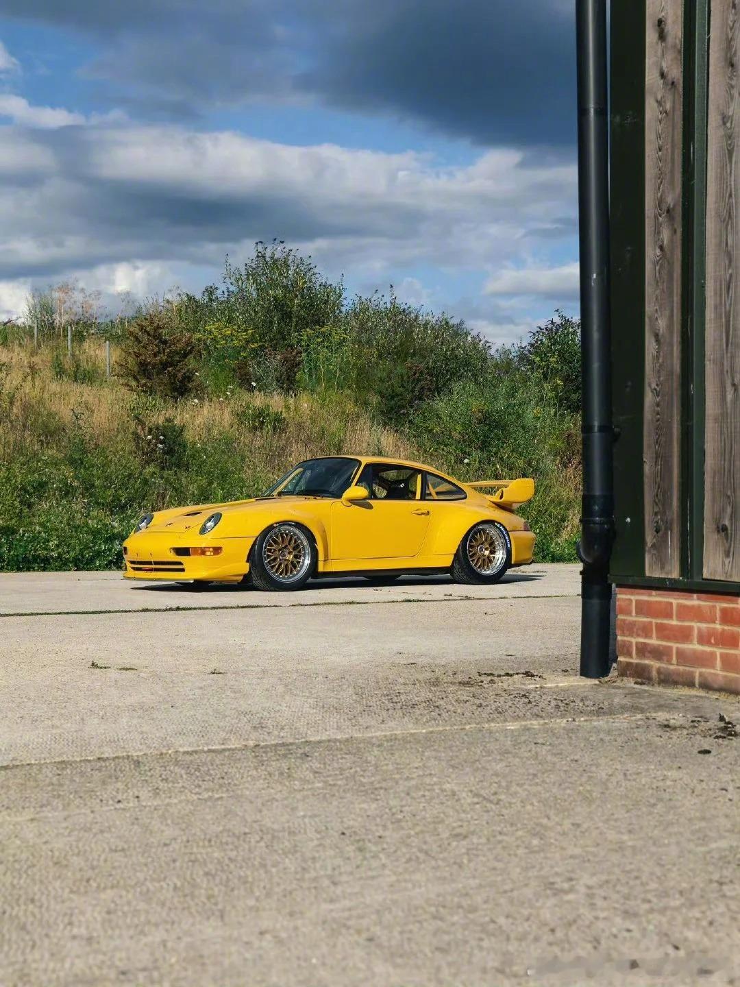 保时捷 911 GT2R，机械感拉满 ​​​