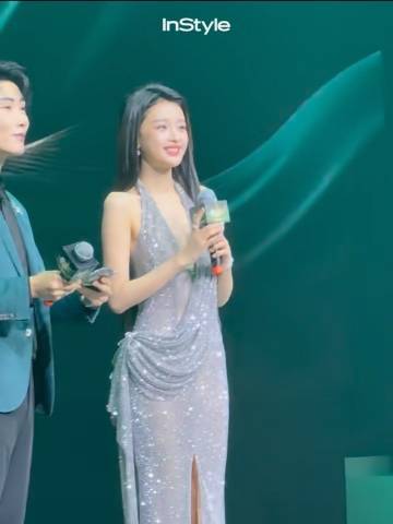 孙怡黑长直亮片裙孙怡亮片长裙 孙怡黑长直亮片裙 