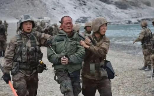 边防线上捉到了三哥那边的人，看给咱们战士开心的，立功受奖喜事多，该说不说，捉的好