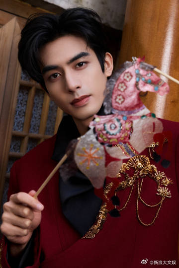 宋威龙工作室发声抵制私生 宋威龙工作室发声抵制私生：“严正要求相关人员应立即停止