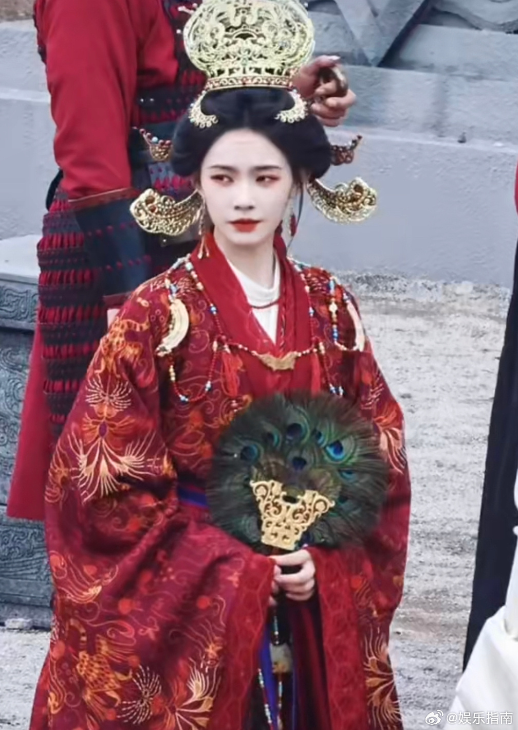 林允《归鸾》温瑜红色华服路透，好大气的美！！