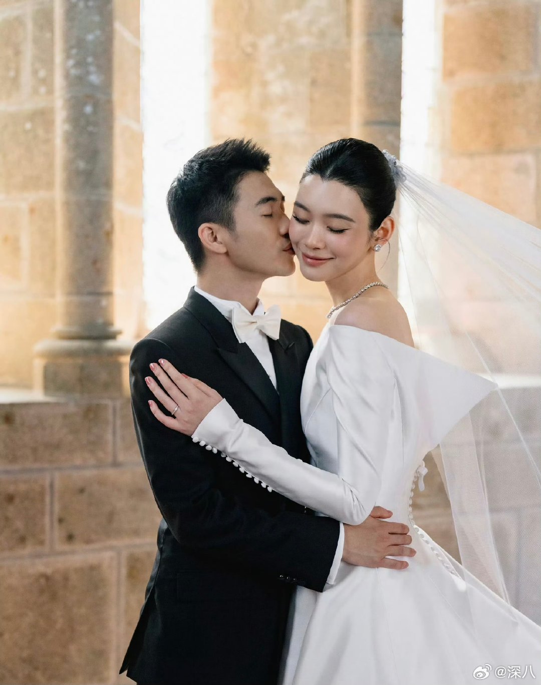 奚梦瑶何猷君豪门婚礼的反差豪门婚礼的反差 奚梦瑶何猷君豪门婚礼的反差，绝了奚梦瑶