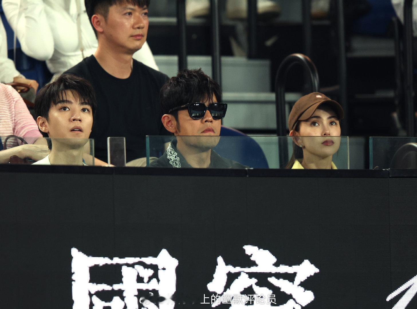 赛场局势瞬息万变我们的观众朋友们看起来也很紧张👀目前第二盘连破带保，以4-2领