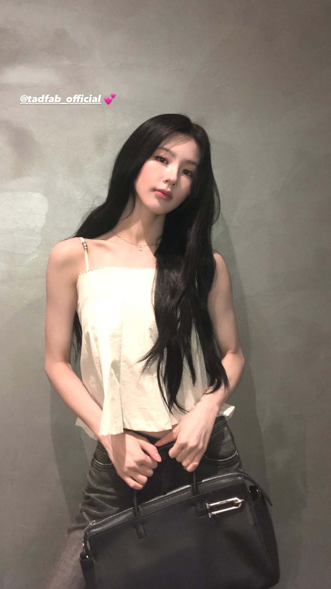 idle组合赵美延力量主唱💚面弗洛狄忒260815 薇娟ig快拍更新 
