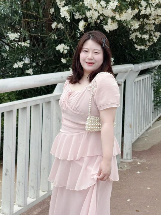 160斤胖女孩的粉色公主裙👗、好甜啊！