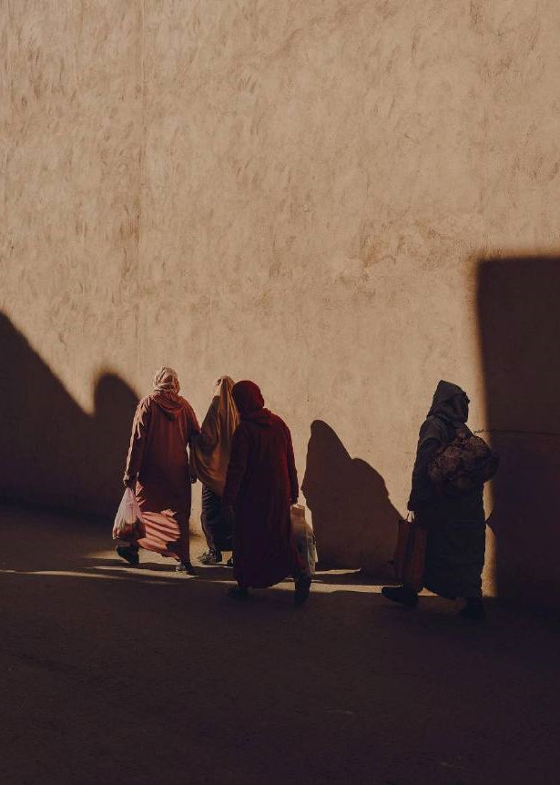 人与人的缘分总是长长短短，像削铅笔，越是适切，消耗越是大。—— 张怡微《樱桃青衣