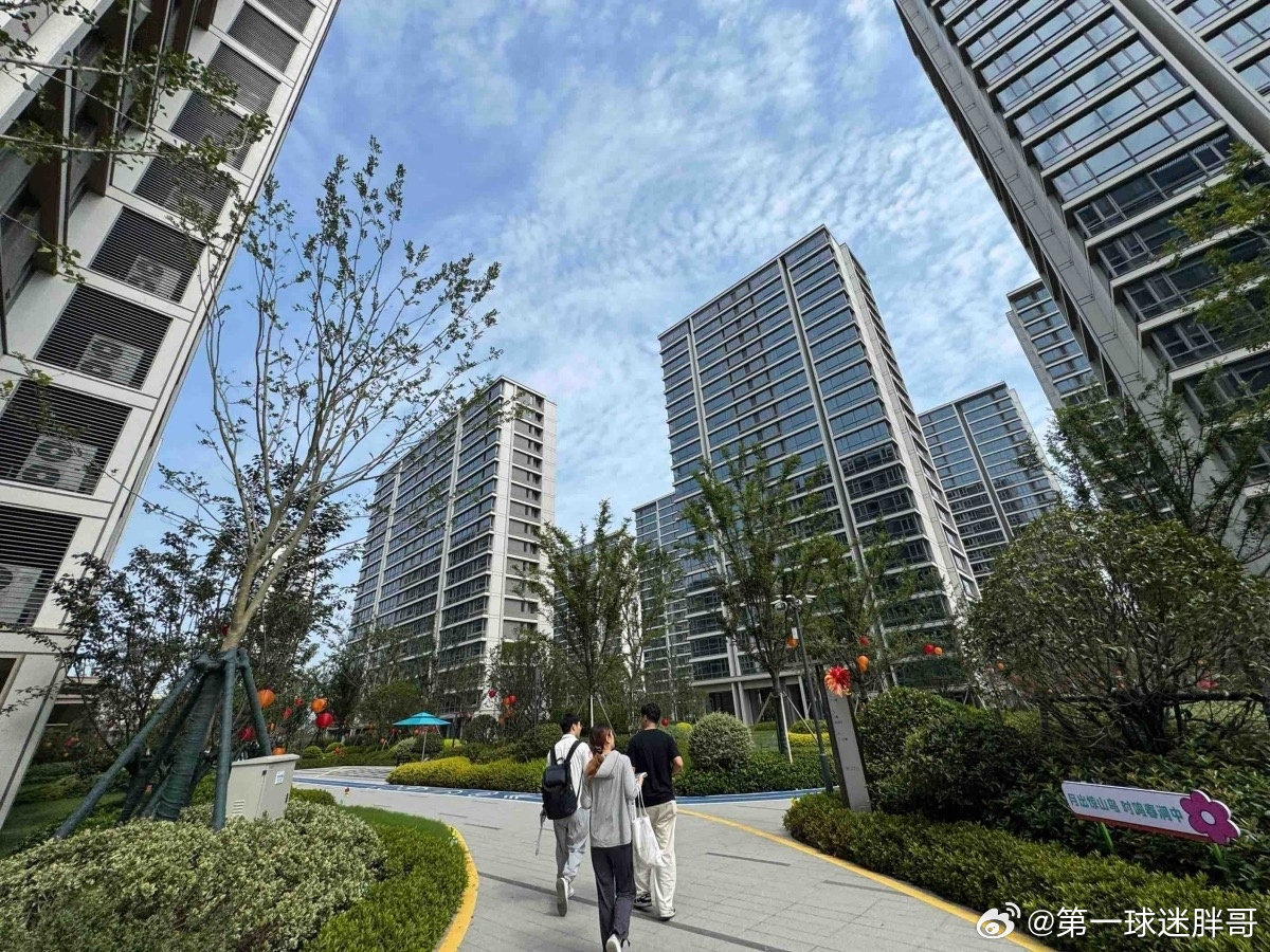 两会观察团建议购房送消费券存量房贷贴息 购房送消费劵，这个问题值得商榷。近期多地