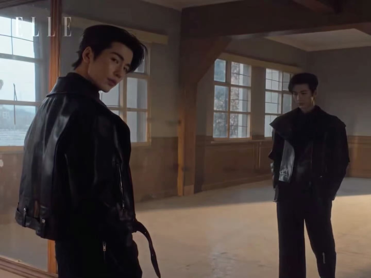 张凌赫ELLE末日概念短片完整版，这张脸果然拍什么都很帅，尤其是当三个张凌赫出现