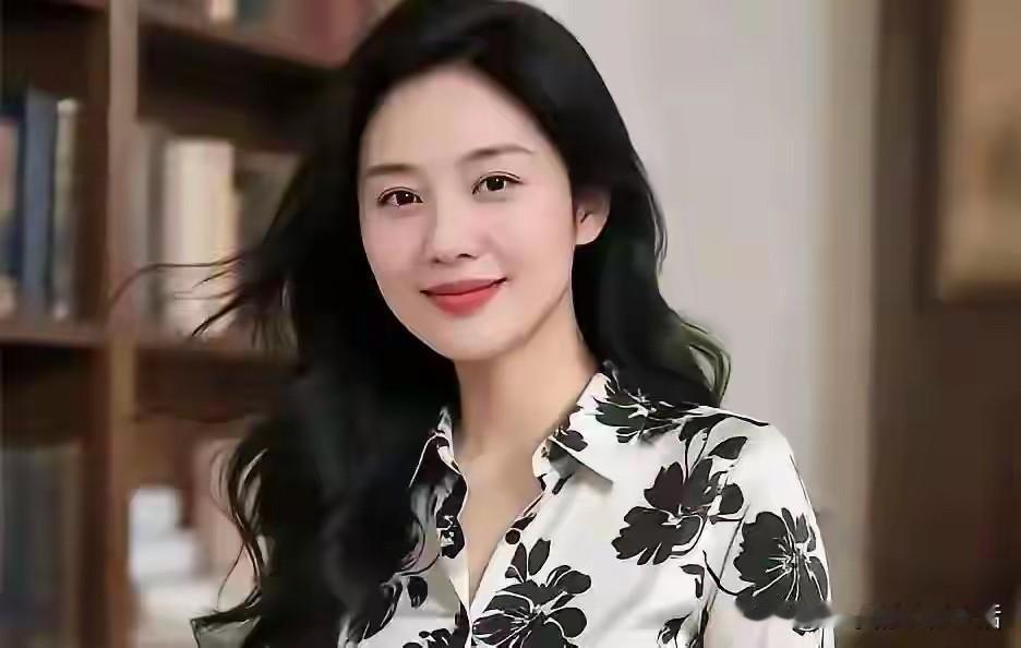 女人最讨厌男人抠门小气
尤其是吃饭还要AA
女人为什么有这样的心态
说白了
就是