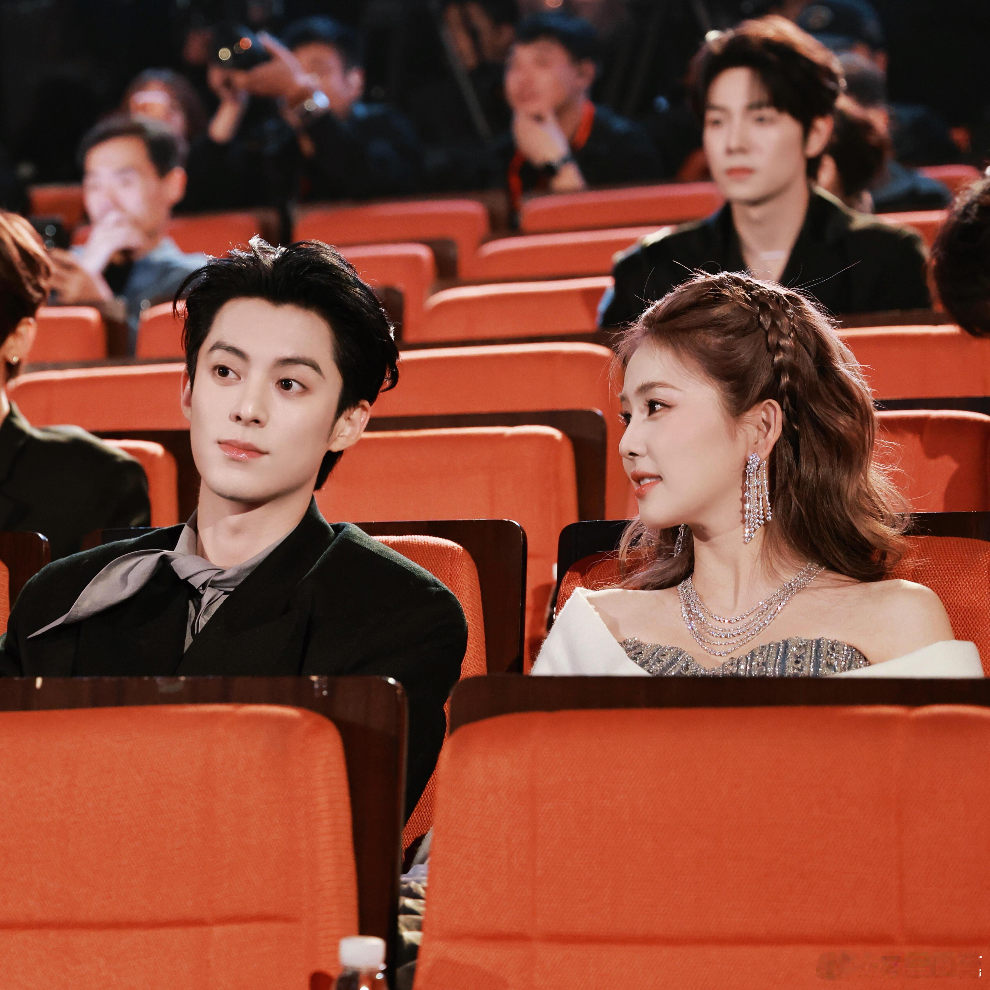 白鹿王鹤棣同框真的很养眼 ​​​