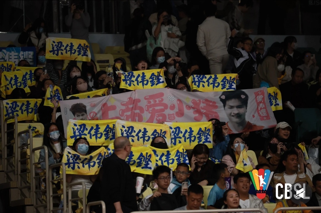 好吧因为我是丈育所以先订了个蛋糕，以及羽超多拍，我爱看 