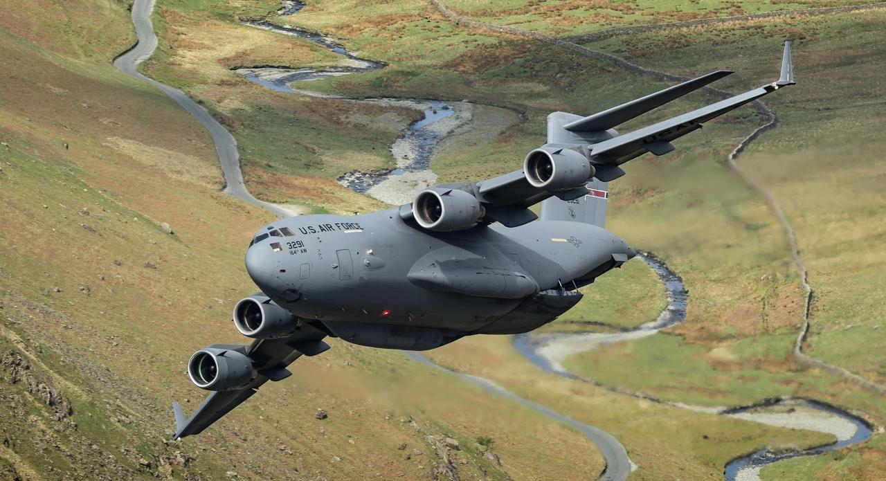 马赫谷上空的靓仔们 ​​​