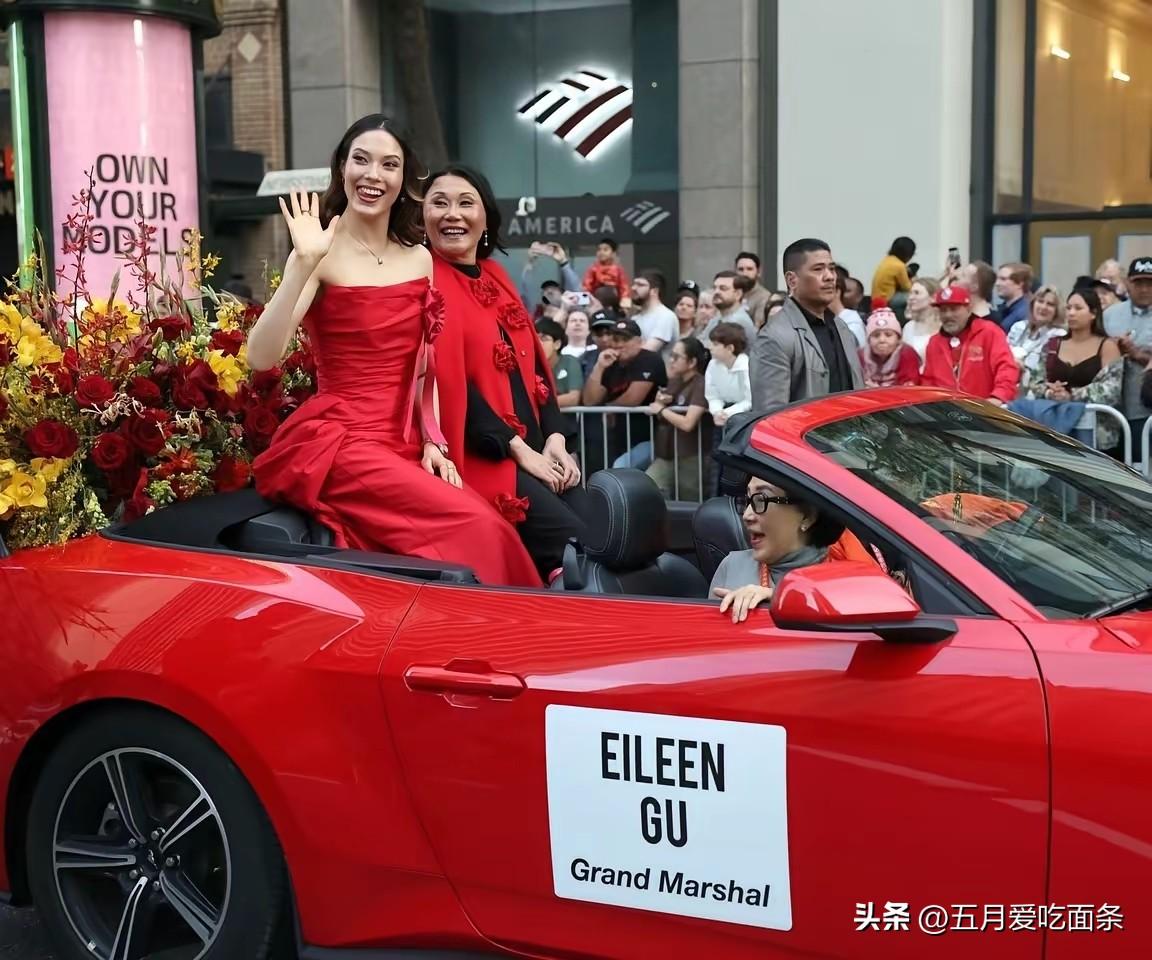 谷爱凌图里的“松弛感反差”，真的藏着最动人的教育答案！
 
旧金山新春巡游现场，