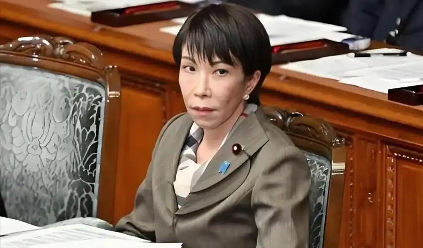 恶有恶报，不是不报时候未到 
高市早苗会上突然病重！

3月12日，高市早苗出席