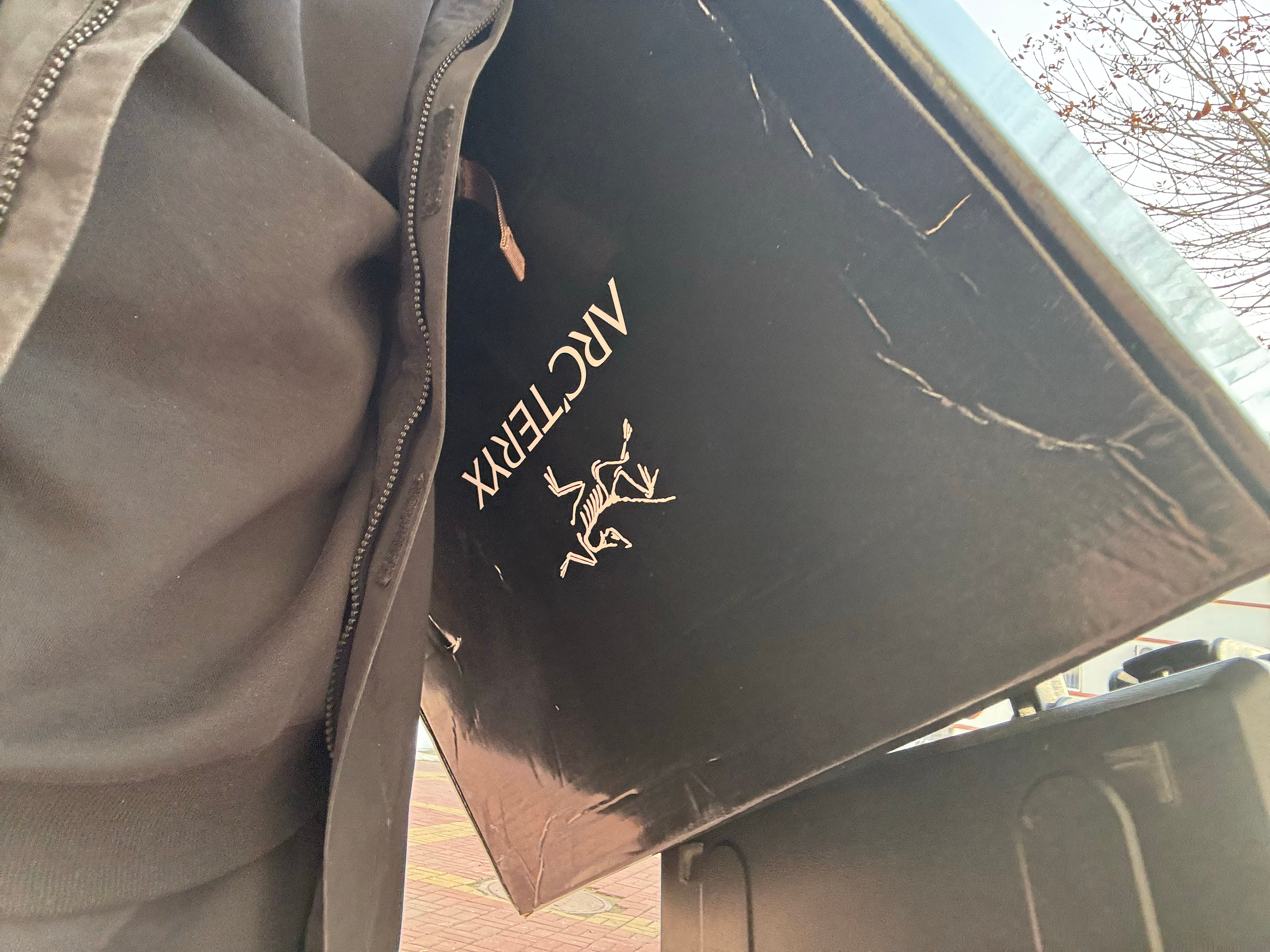 7800元始祖鸟限定款二手遇冷好多贩子傻眼了，没想到这个款式会遇冷话说好多朋友会