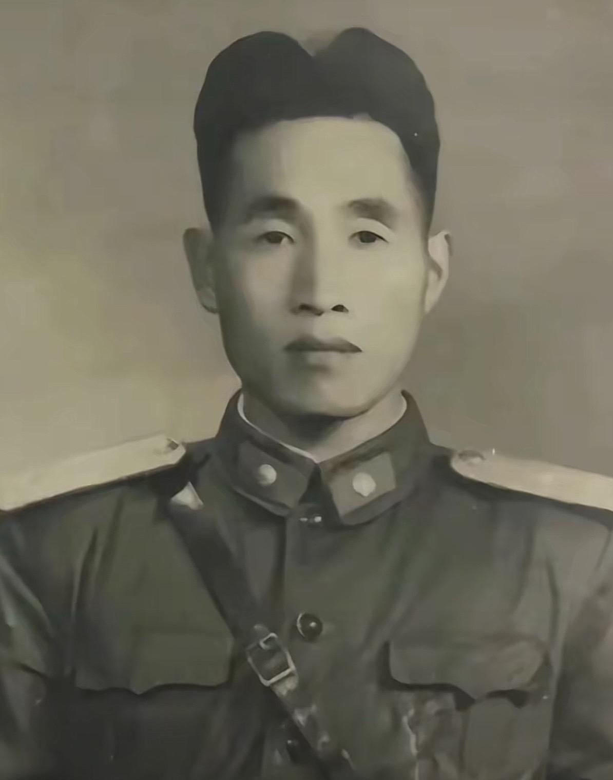 鲁南战役。此役国军24辆坦克攻击解放区，在鲁南泥沟华野一纵某部、父亲手...