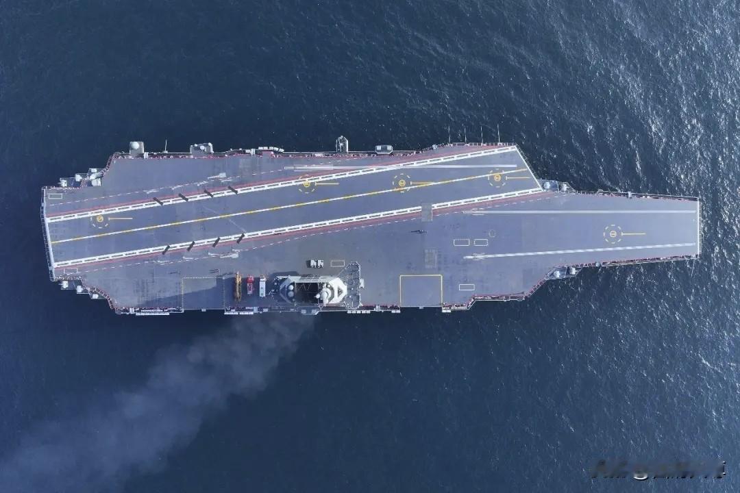 没让大家等太久，福建舰正式入列，中国进入三航母时代。福建舰入列后将大幅提升人民海