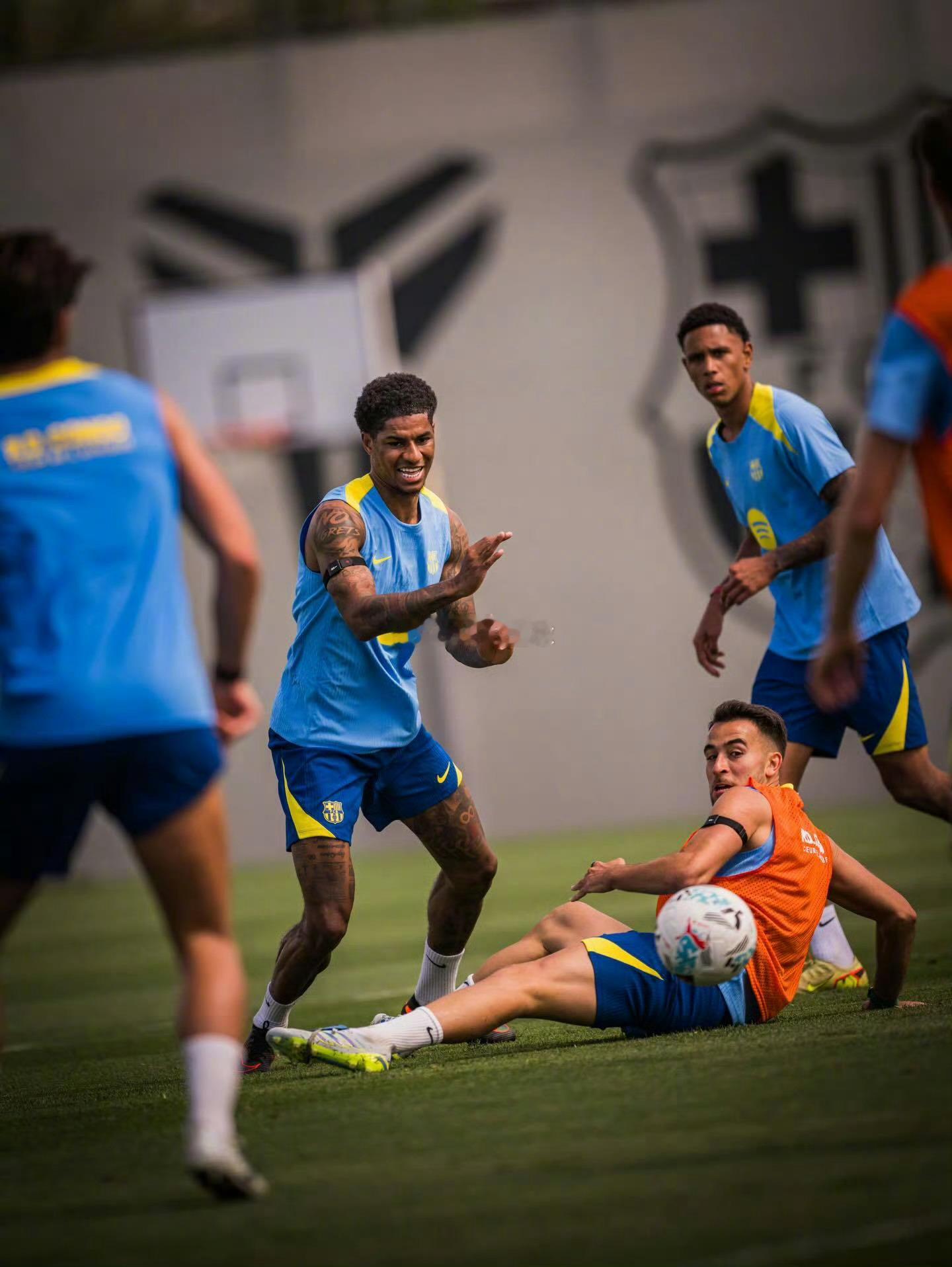 凌晨3点30巴萨出战：剑指西甲主场17连胜 亚马尔冲击双20数据北京时间4月23