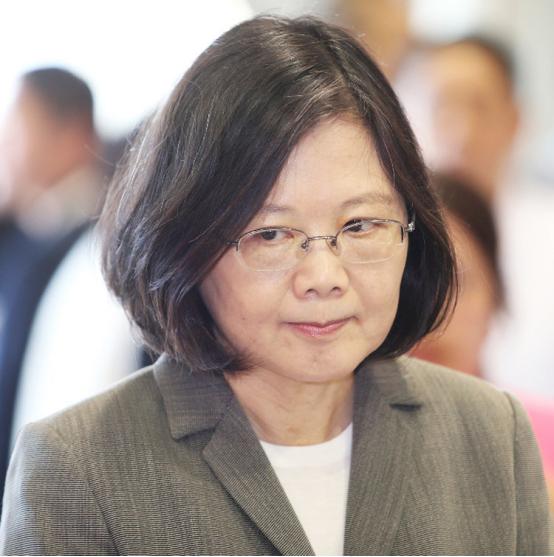 台湾地区前领导人蔡英文12月31日下午在社交平台发文称，“因为彼此的坚持与善意，