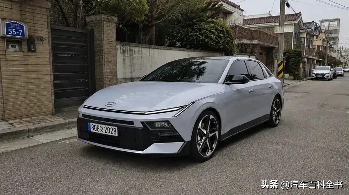 全新一代现代伊兰特！
