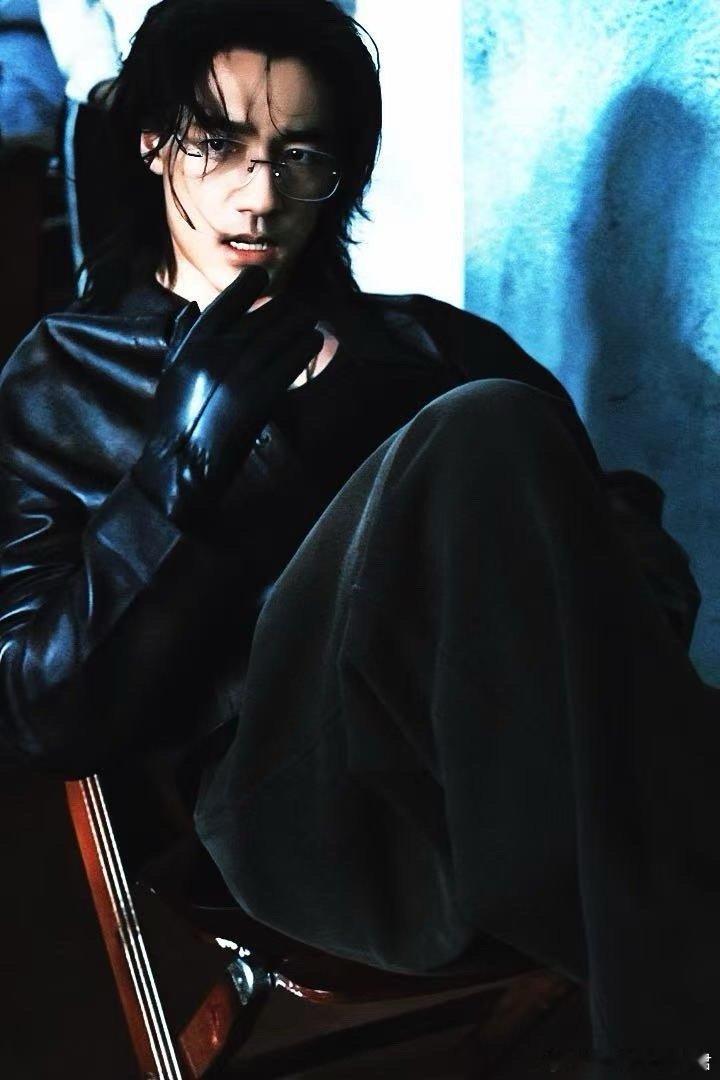 此沙用一组大片证明什么是“剧抛脸”天花板！凛冽时如寒冰，破碎时似琉璃，阴戾时若暗