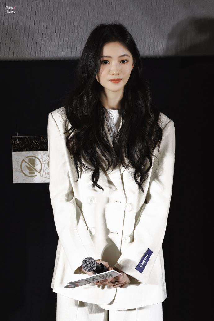 刘浩存这是要洗白了吗？怎么网上全是夸她演技好的？

作为“谋女郎”，刘浩存的资源