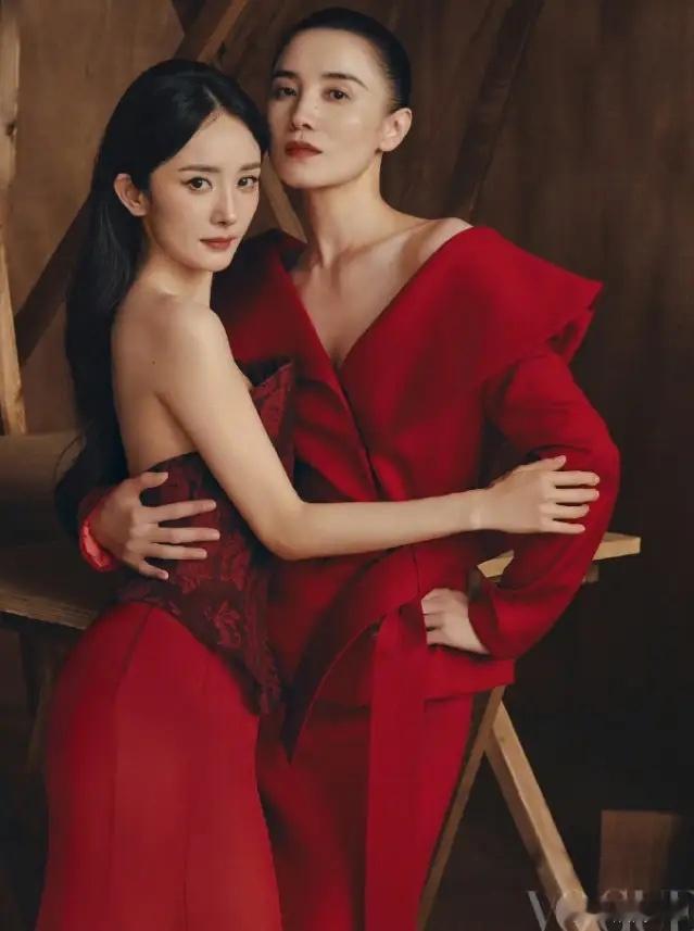 刘冲的审美真的不行杂志大片也这些女艺人艺术照有啥区别，倪妮，宋佳，辛芷蕾，张小斐