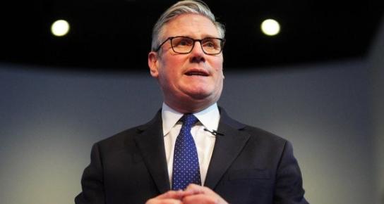 斯塔默从中国回去后，立即做了一个决定。他认为英国人应该认真学汉语，只有这样才能“