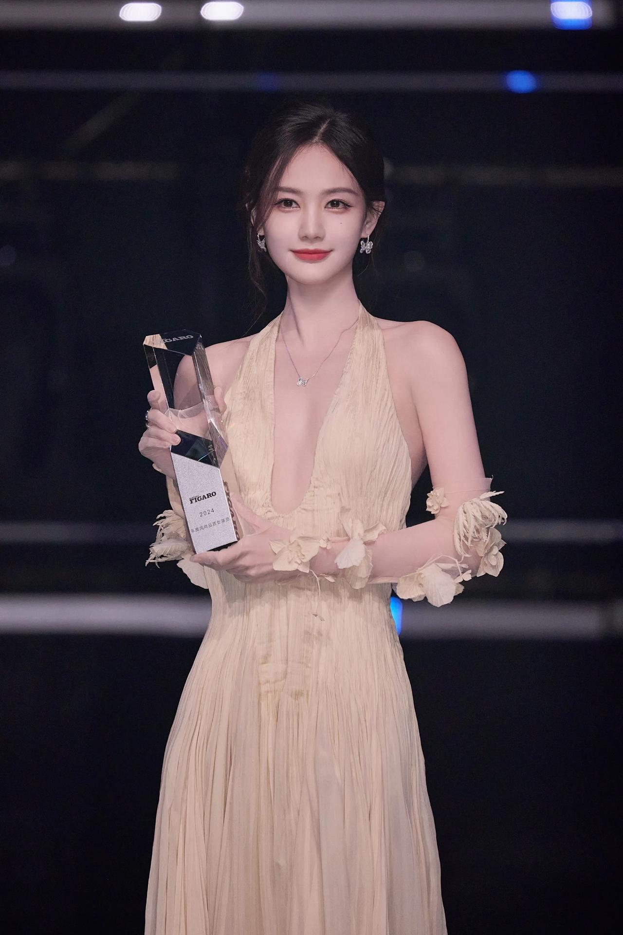 美美滴一桐[奸笑]
#李一桐# #说TA# #娱乐# #八卦手册#