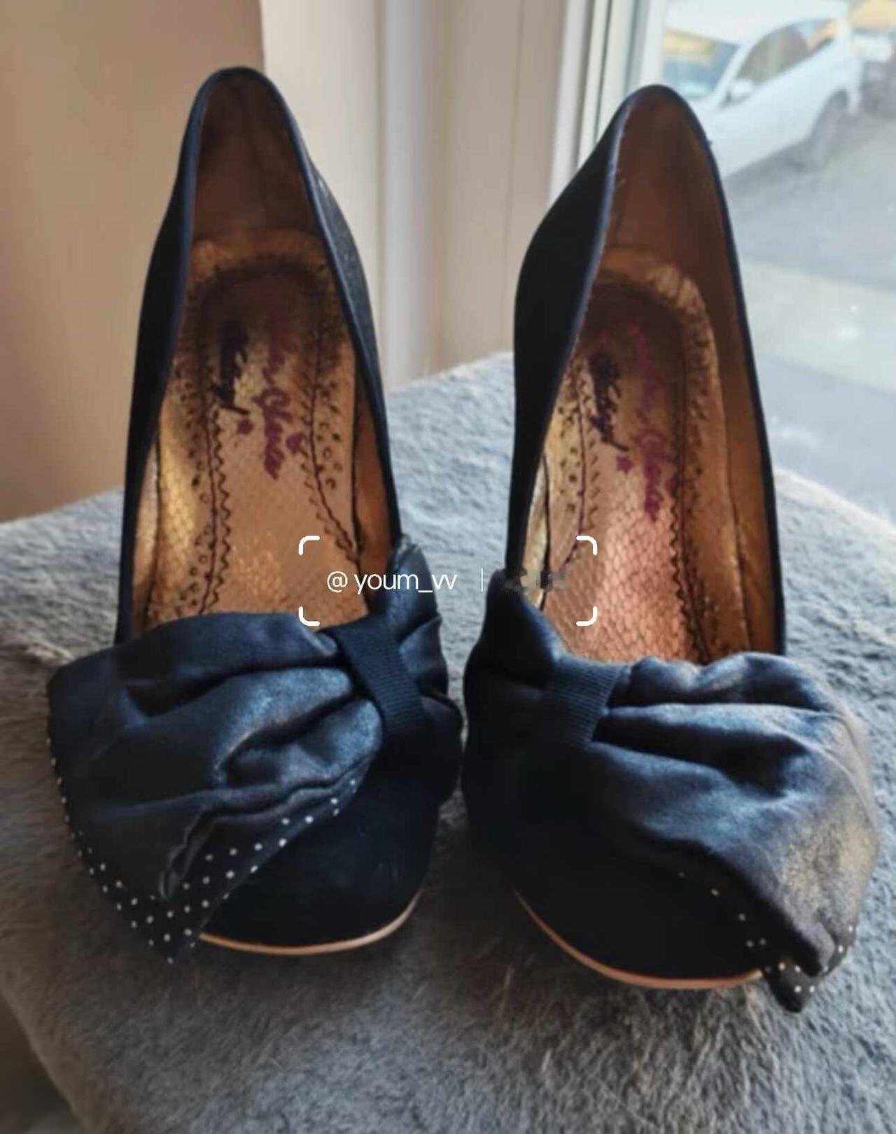 又淘到了一双irregular choice
古着分享 vintage 古早味 