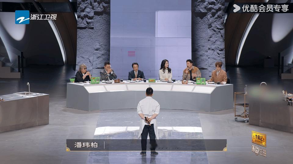 刘涛潘玮柏一个说方言一个说西语看出来刘涛潘玮柏吃美了被美味直接打乱语言模式，刘涛