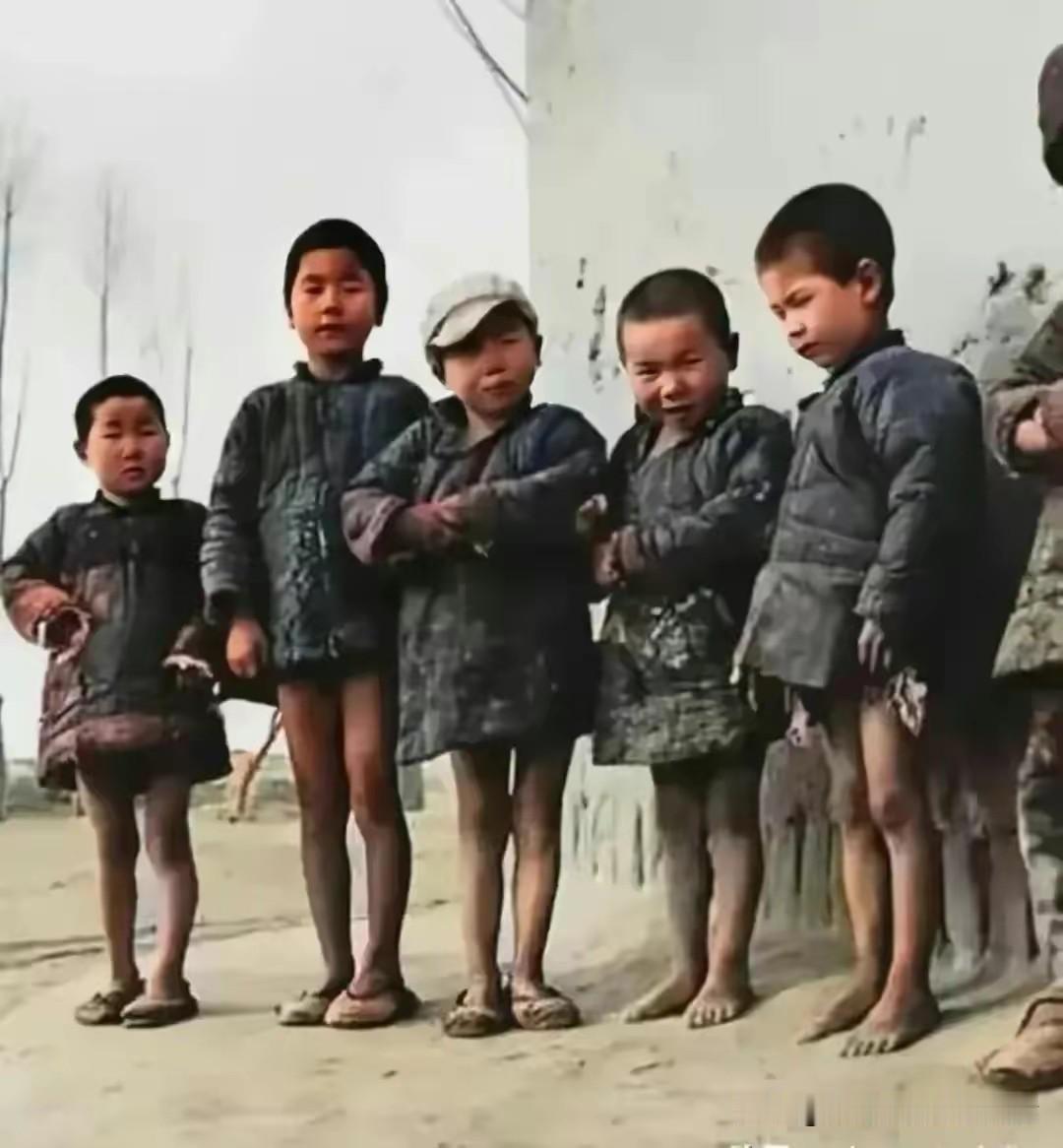 别在这瞎扯那时多幸福了，我就问你，饿肚子吃糠菜、冬天穿不上棉裤冻得打哆嗦，这叫什