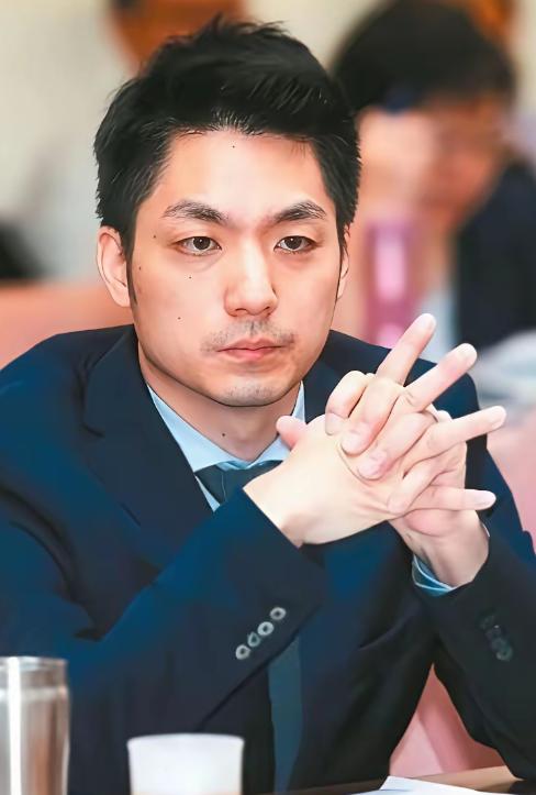 炸了！蒋家消息，后人正式喊话：要把蒋介石、蒋经国的棺椁迁回奉化老家，连安葬的具体