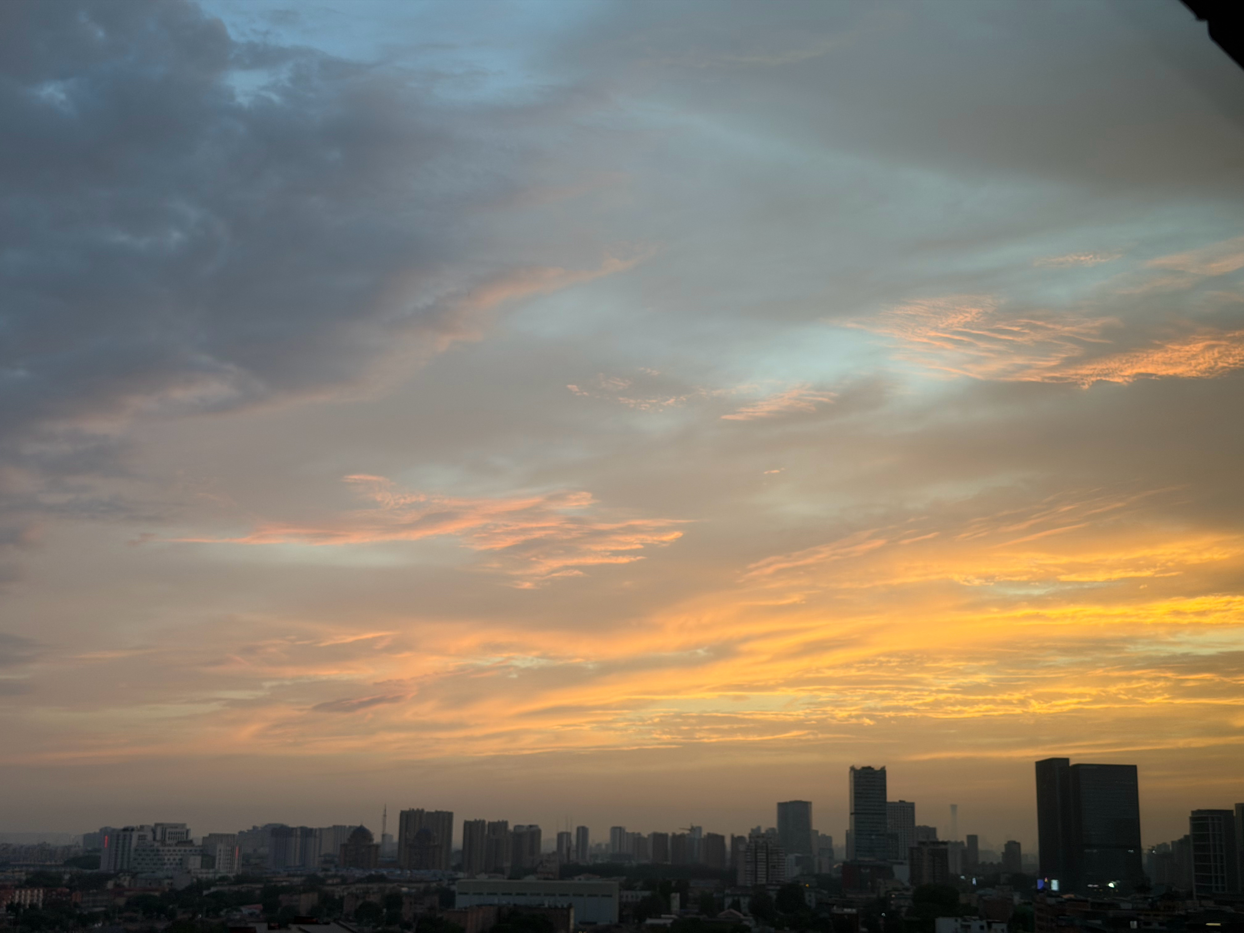 今天的晚霞也是高分