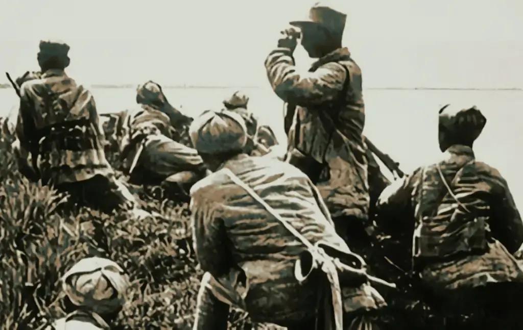 1947年，陈毅下令护送2500干部南返，副司令员却以妻女生病为由请假回家，半个