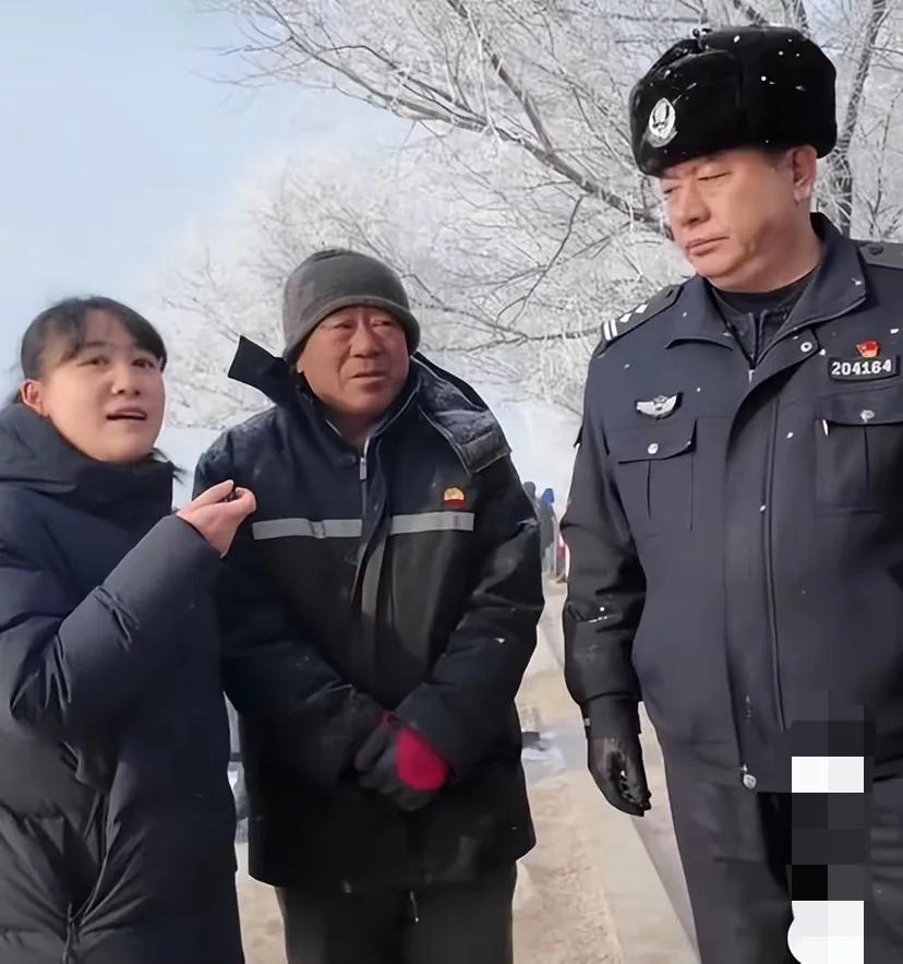 吉林大爷和重庆大妈这事，真是不好收场了啊！

其实事情一开始就很好解决，反正有摄