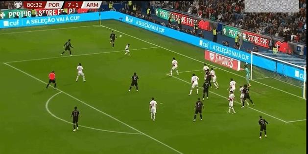 若昂·内维斯！葡萄牙8:1！ 来自韦加的助攻，内维斯也戴帽了 