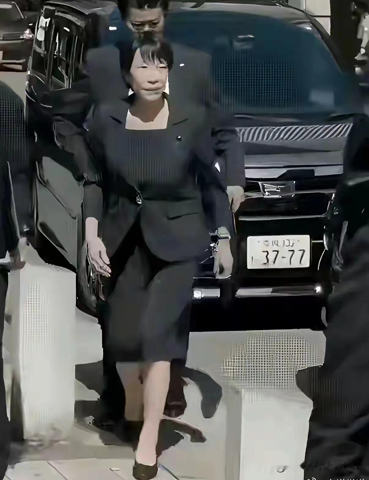 高市早苗上台，亮出了她车牌号3777。从此我们抗日又开始了。