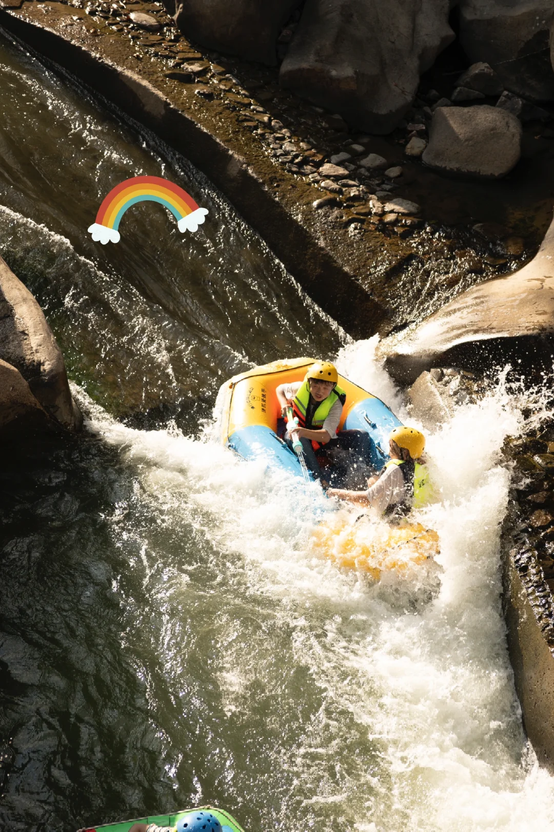 惊险与美景并存——望仙谷漂流