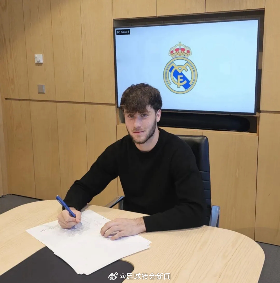 官方：皇马宣布和18岁的前锋海梅-巴罗索签下了一份新合同。 