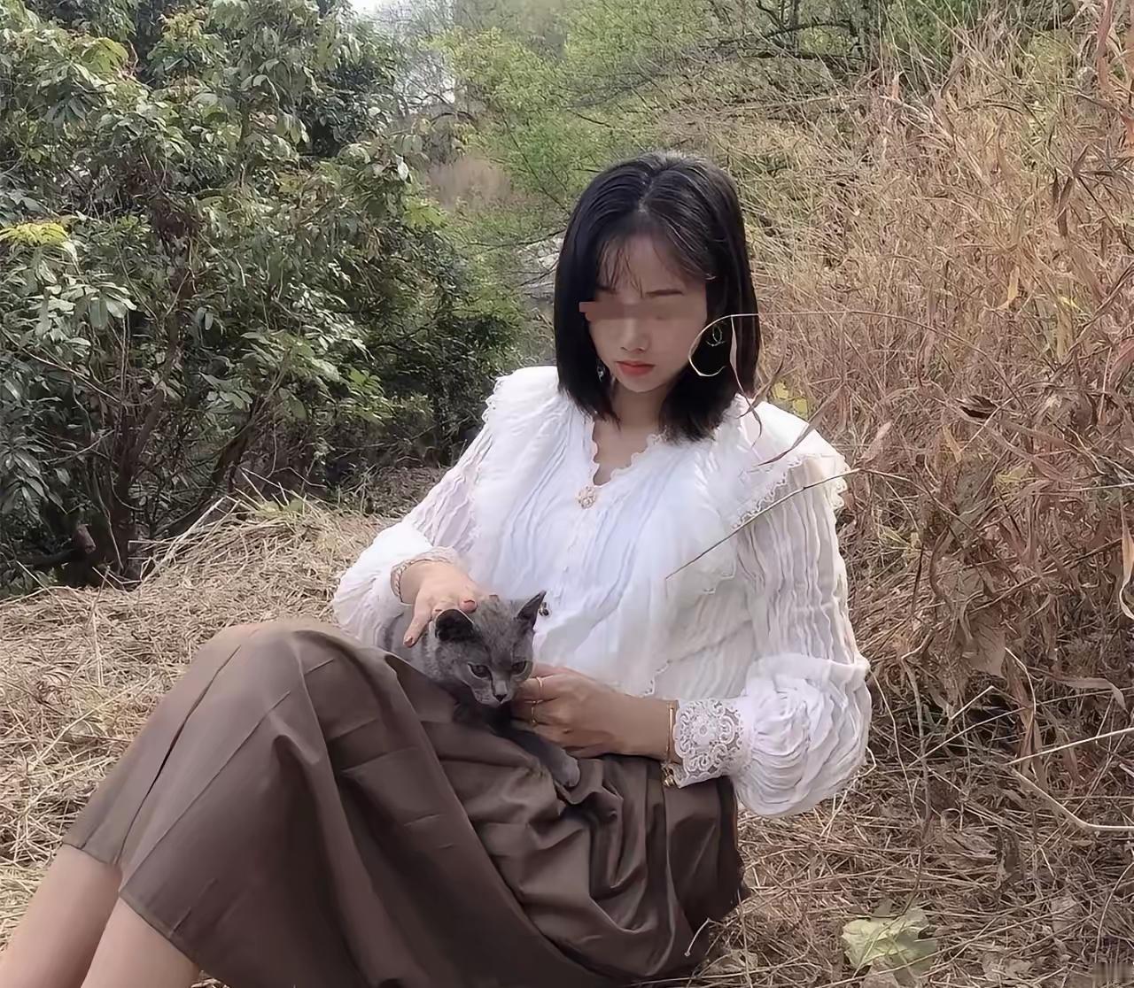 顺德渔村驱赶宝妈的后续来了。
顺德渔村总部道歉之后，这位受委屈的妈妈也作出了公开