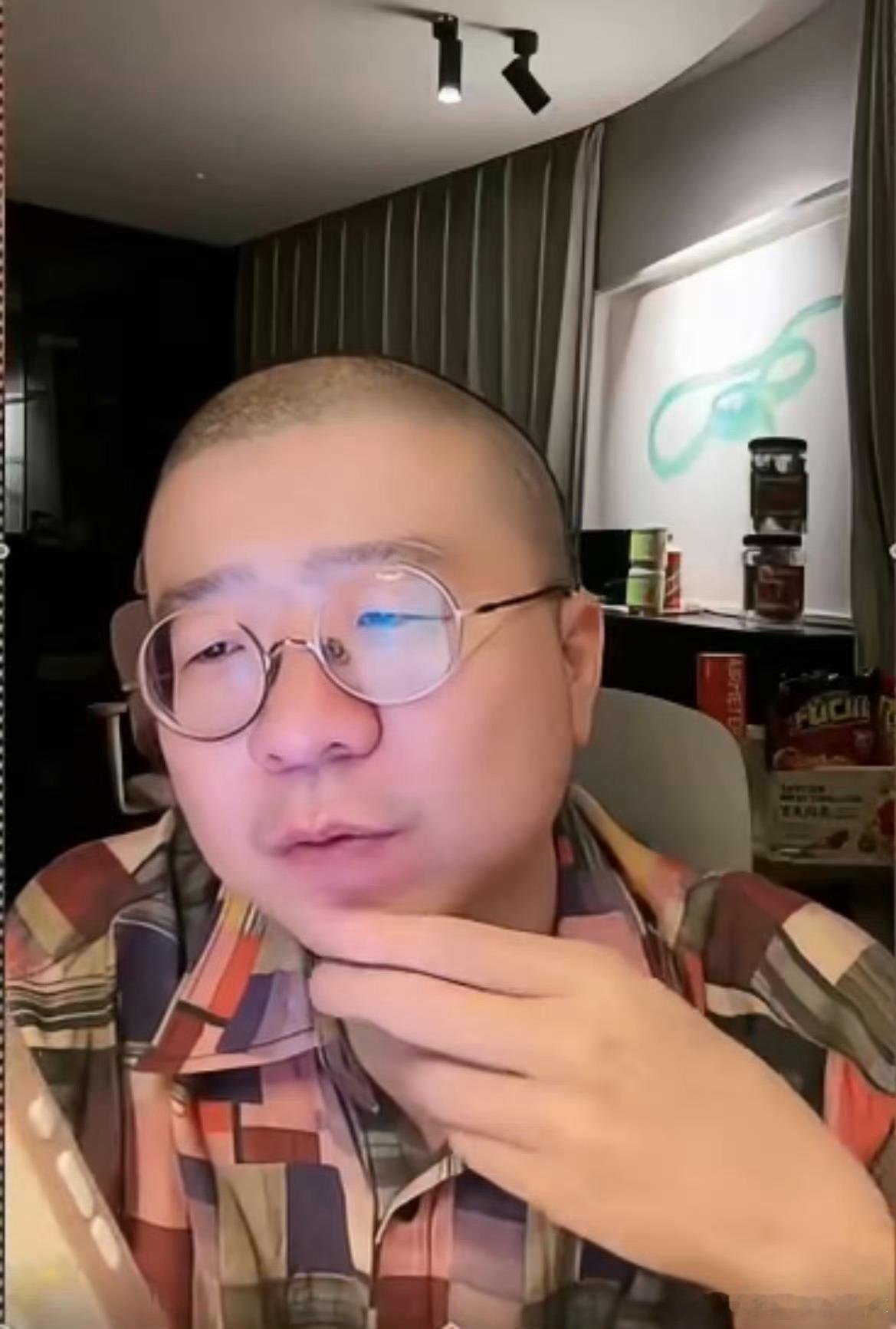 李诞读信通透了我的人生 听李诞读信像喝了醒神汤，他把工作内耗、表白犹豫这些烦心事