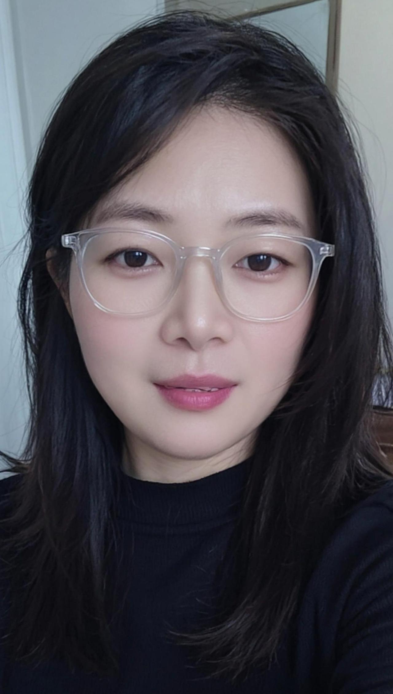 AI极简风自拍 穿搭热门音乐颜值