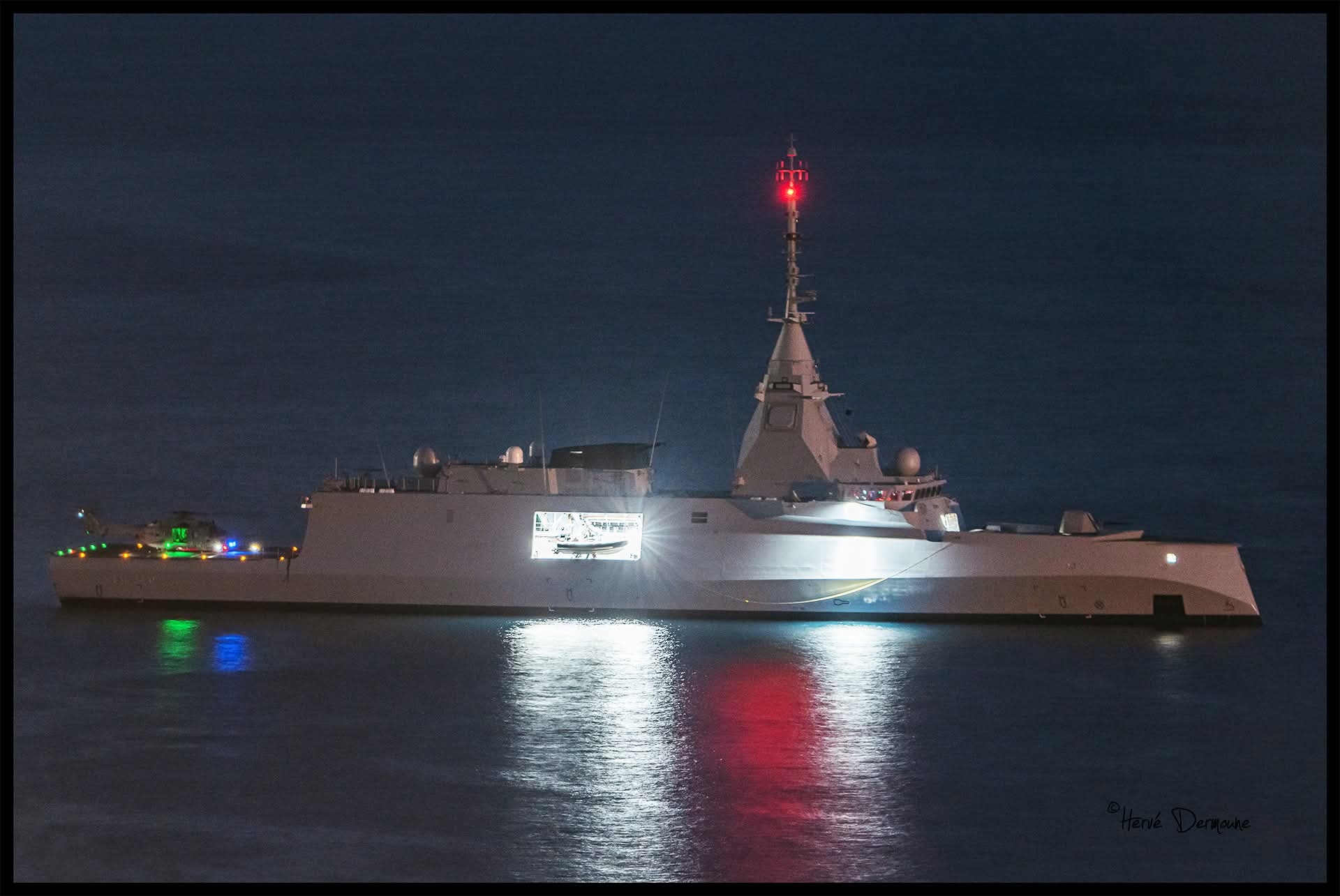 ⚓在地中海土伦海军基地的法国海军“干预防御护卫舰”（FDI）首舰“罗纳克海军上将