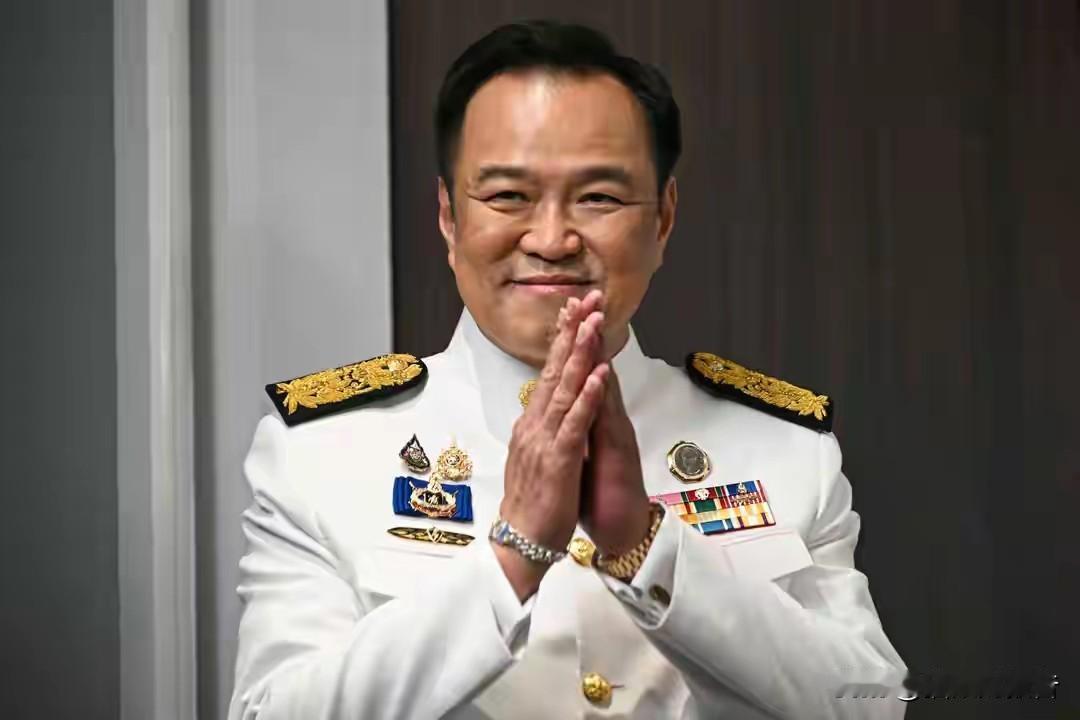 阿努廷上任后首访，第一站不是北京，是上海。

直接扎进了世界人工智能大会的会场，