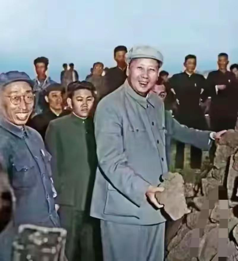 打破铁饭碗、搞承包制这些改革，让加工制造类厂子在市场里拼出了竞争力，

可咱必须