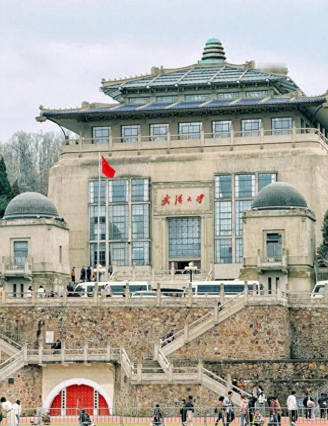 举报“学术妲己”的PDF，藏着一个更该追问的名字：那位副校长