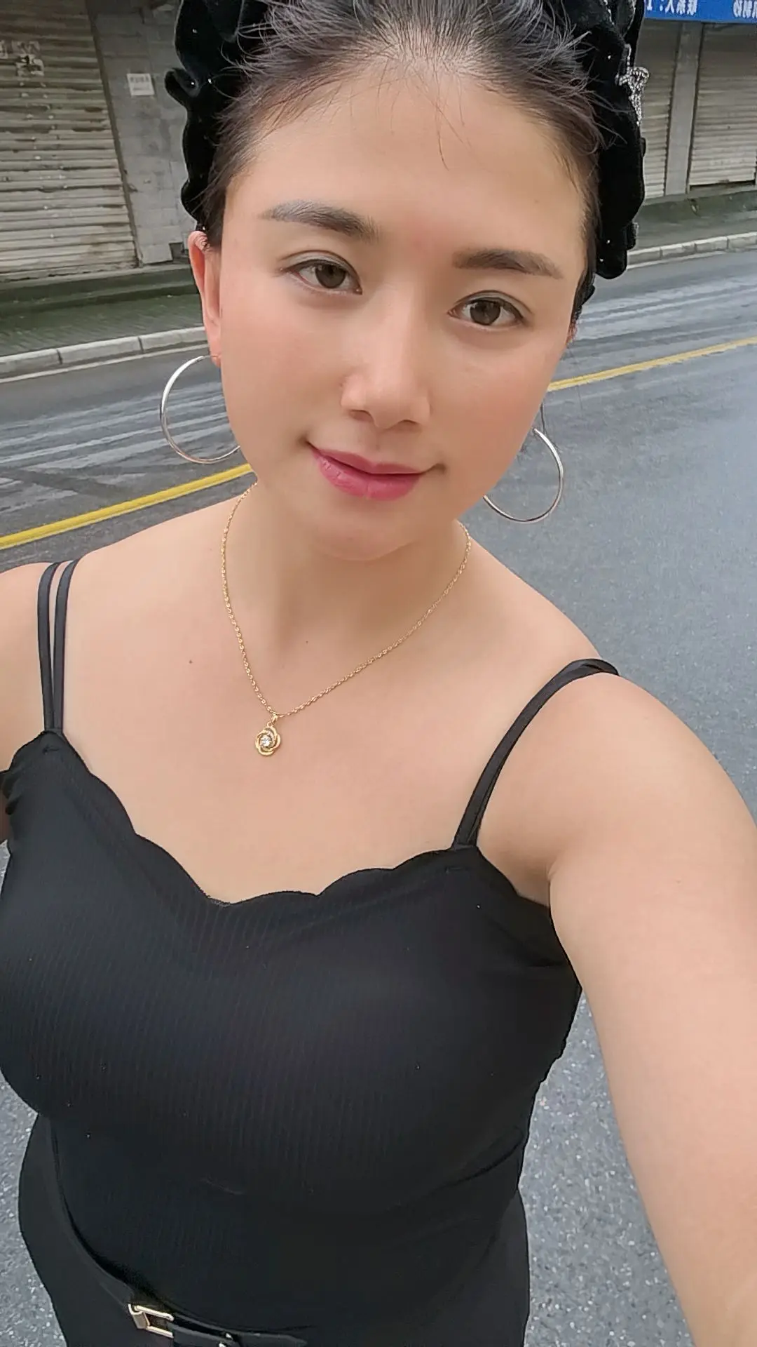 变心是本能，但忠诚是选择，心动永远不是答案，心定才是，我爱你的意思是我只爱你。